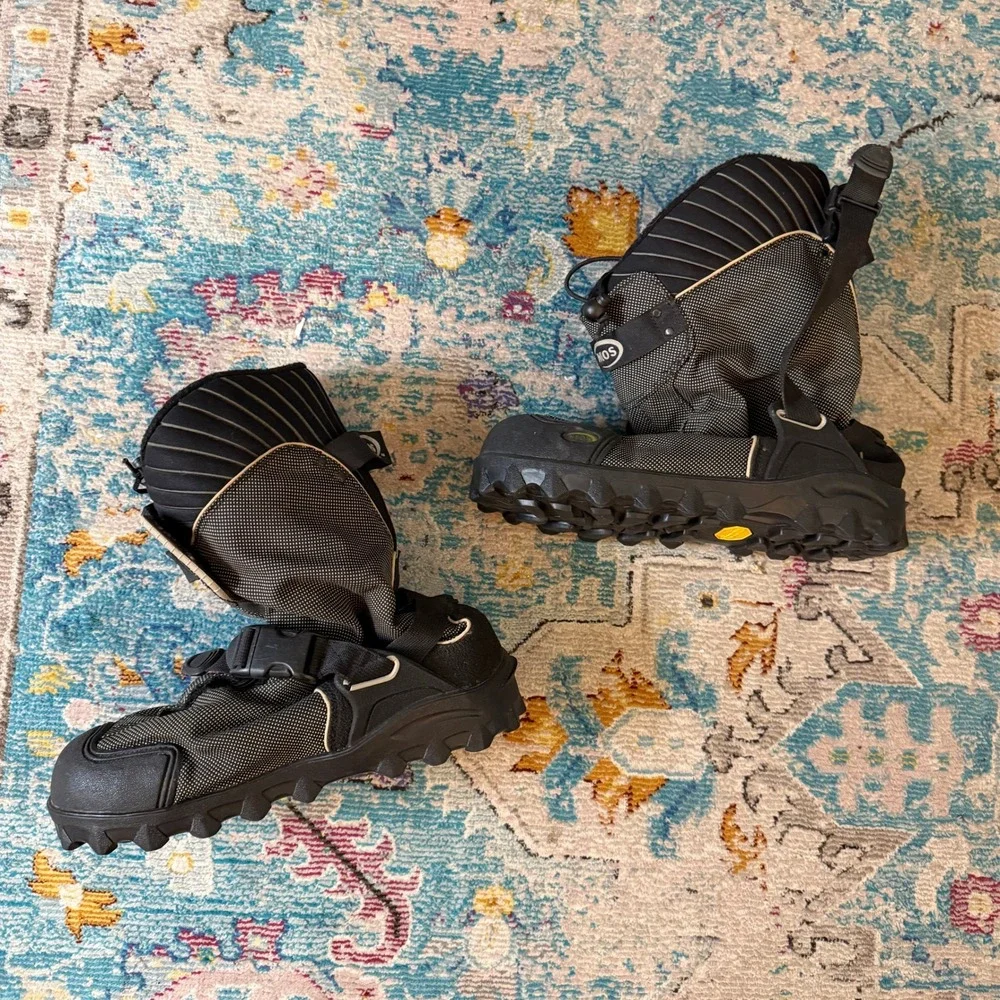 NEOS Navigator 5 Overshoes Unisex Black Good Vibram Ninja Sole Waterproof Gaiter